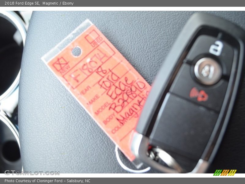 Magnetic / Ebony 2018 Ford Edge SE