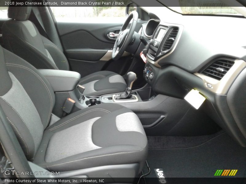 Diamond Black Crystal Pearl / Black 2018 Jeep Cherokee Latitude