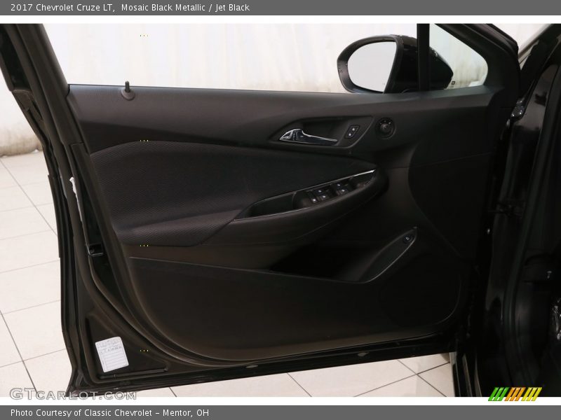 Mosaic Black Metallic / Jet Black 2017 Chevrolet Cruze LT