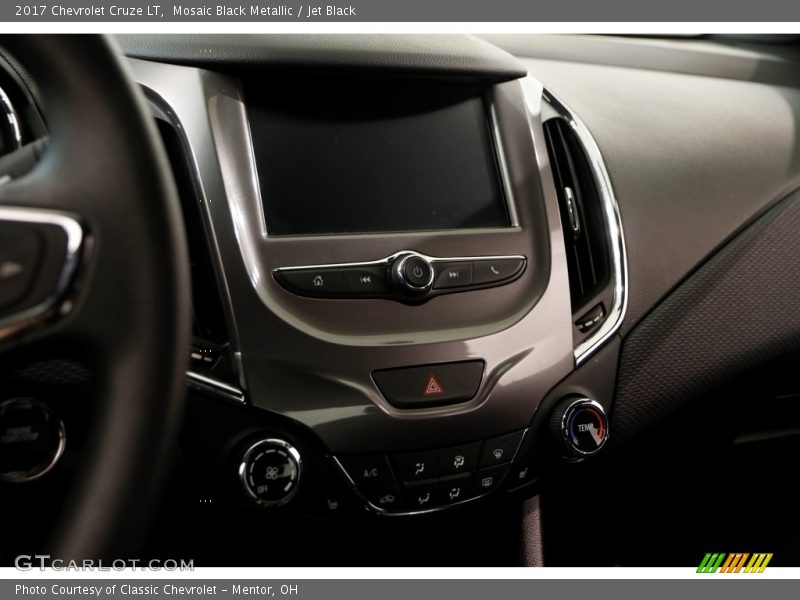 Mosaic Black Metallic / Jet Black 2017 Chevrolet Cruze LT
