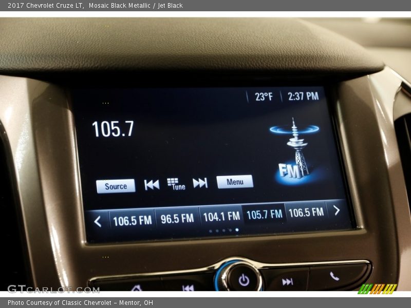 Mosaic Black Metallic / Jet Black 2017 Chevrolet Cruze LT