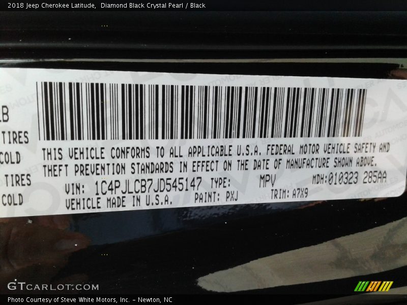 Diamond Black Crystal Pearl / Black 2018 Jeep Cherokee Latitude