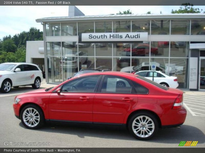 Passion Red / Off Black 2004 Volvo S40 T5