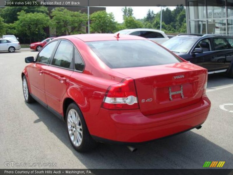 Passion Red / Off Black 2004 Volvo S40 T5