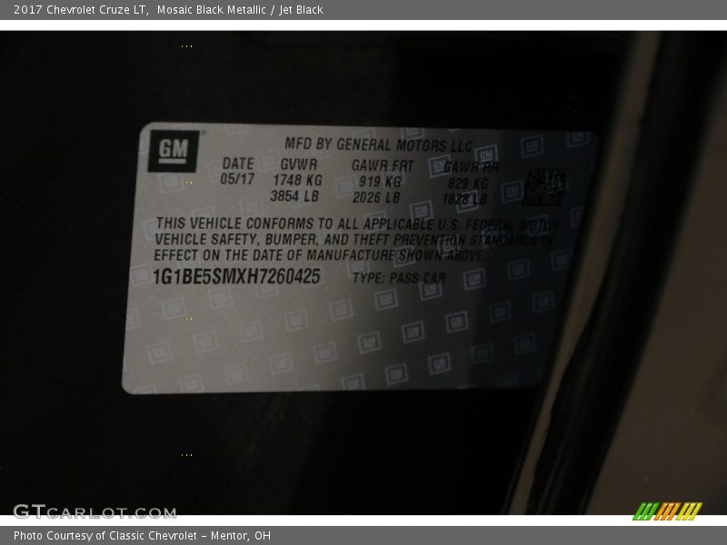 Mosaic Black Metallic / Jet Black 2017 Chevrolet Cruze LT