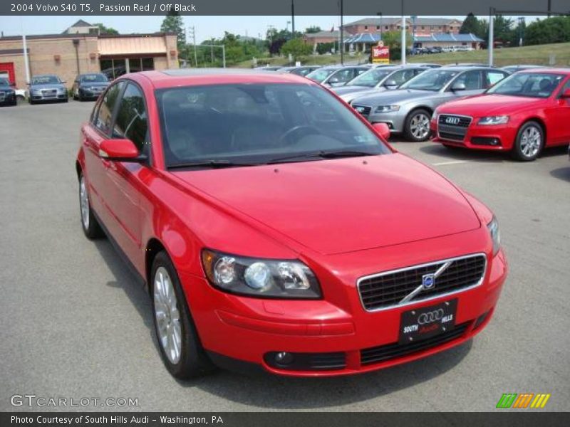Passion Red / Off Black 2004 Volvo S40 T5