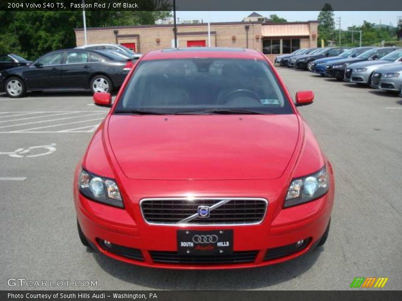 Passion Red / Off Black 2004 Volvo S40 T5