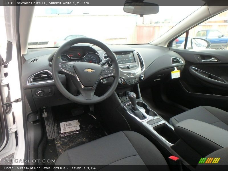 Summit White / Jet Black 2018 Chevrolet Cruze LT