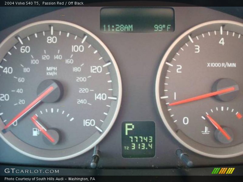 Passion Red / Off Black 2004 Volvo S40 T5