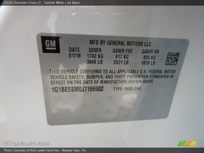 Summit White / Jet Black 2018 Chevrolet Cruze LT