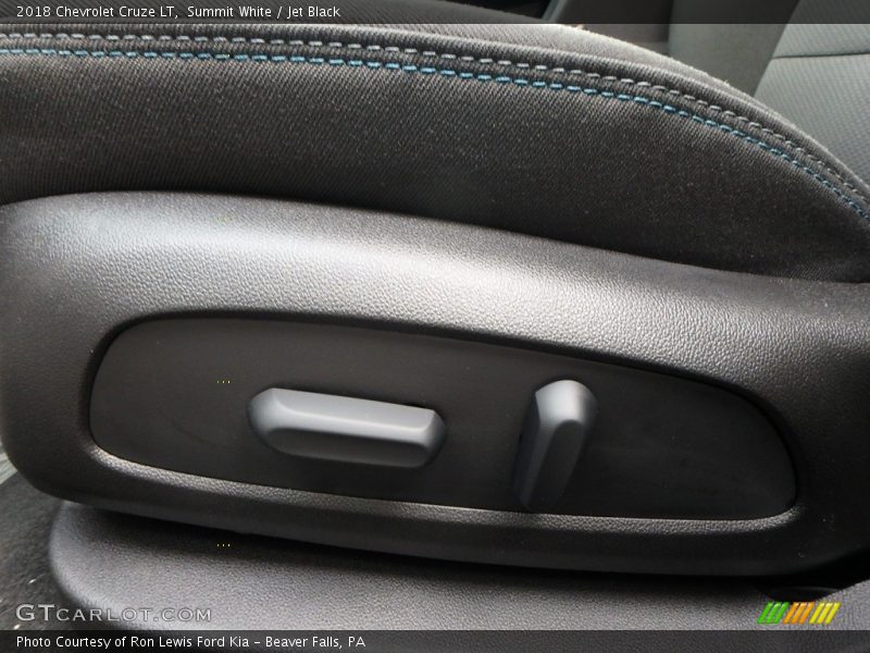 Summit White / Jet Black 2018 Chevrolet Cruze LT