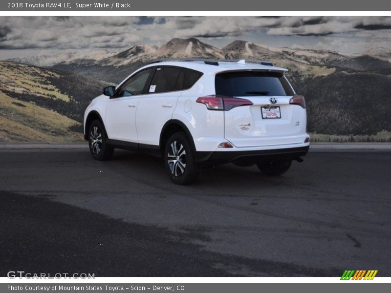 Super White / Black 2018 Toyota RAV4 LE