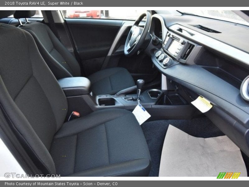Super White / Black 2018 Toyota RAV4 LE