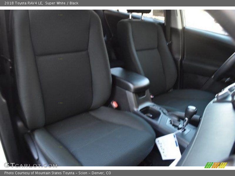 Super White / Black 2018 Toyota RAV4 LE