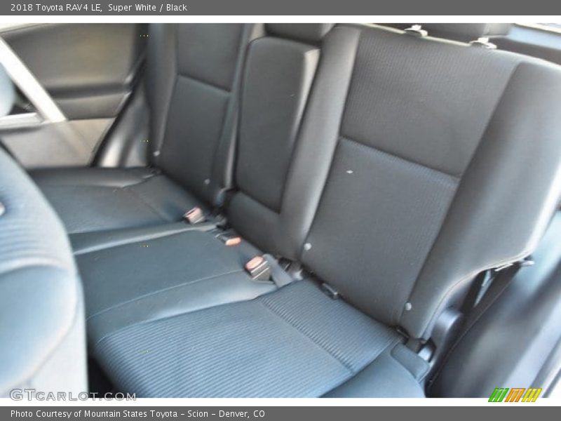 Super White / Black 2018 Toyota RAV4 LE