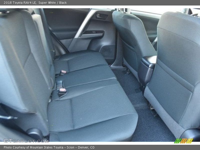 Super White / Black 2018 Toyota RAV4 LE