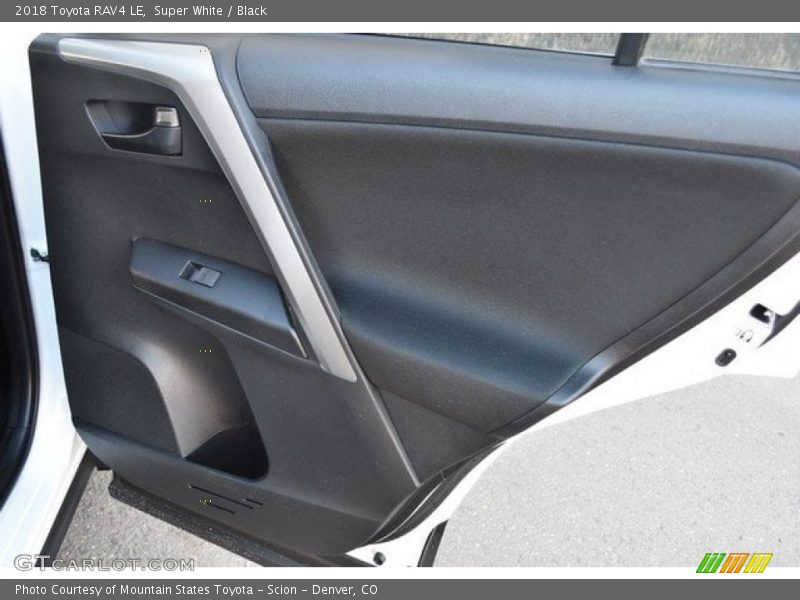 Super White / Black 2018 Toyota RAV4 LE