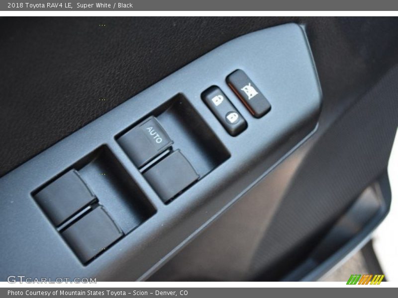 Super White / Black 2018 Toyota RAV4 LE