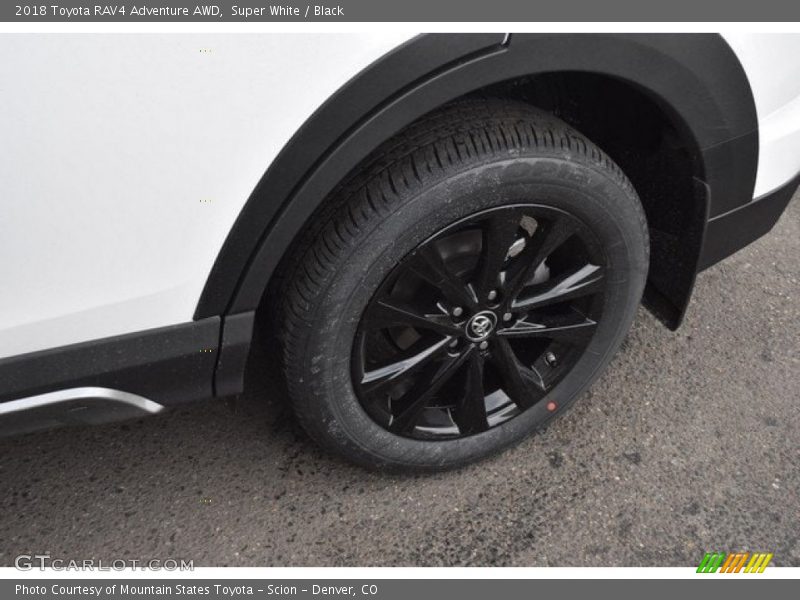 Super White / Black 2018 Toyota RAV4 Adventure AWD