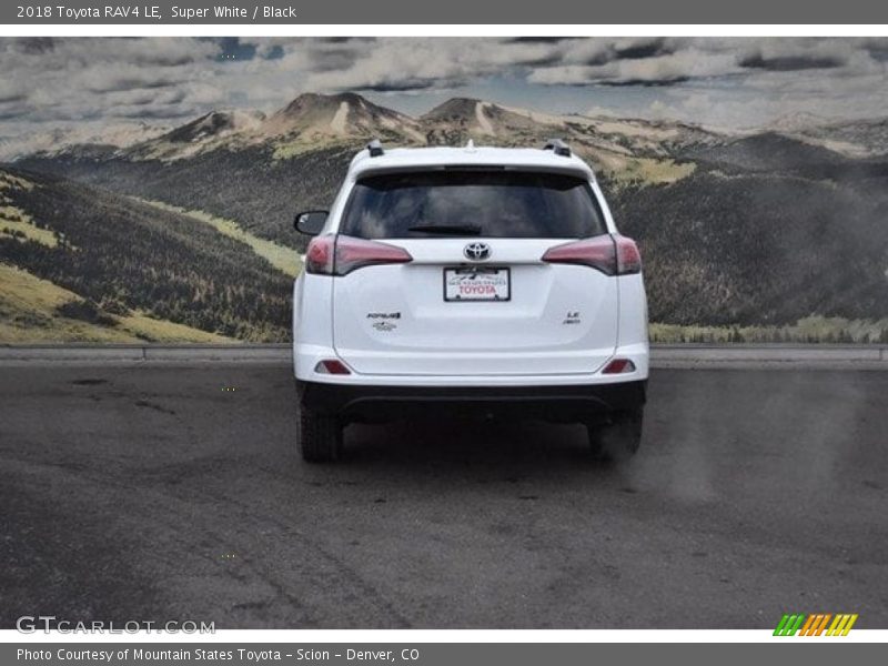 Super White / Black 2018 Toyota RAV4 LE