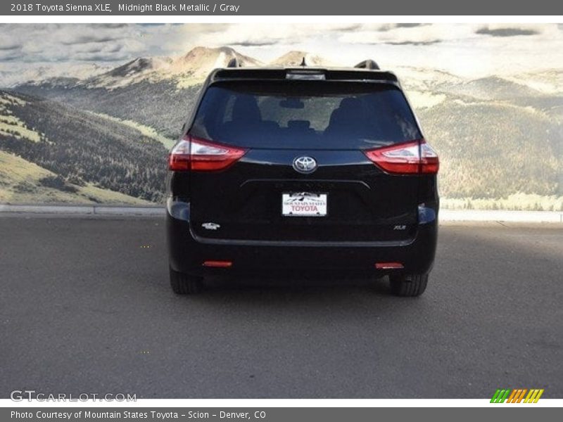 Midnight Black Metallic / Gray 2018 Toyota Sienna XLE