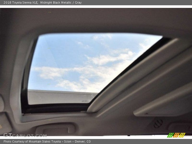 Midnight Black Metallic / Gray 2018 Toyota Sienna XLE
