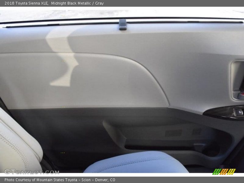 Midnight Black Metallic / Gray 2018 Toyota Sienna XLE