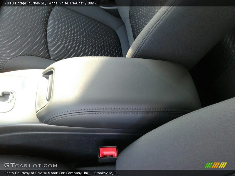 White Noise Tri-Coat / Black 2018 Dodge Journey SE