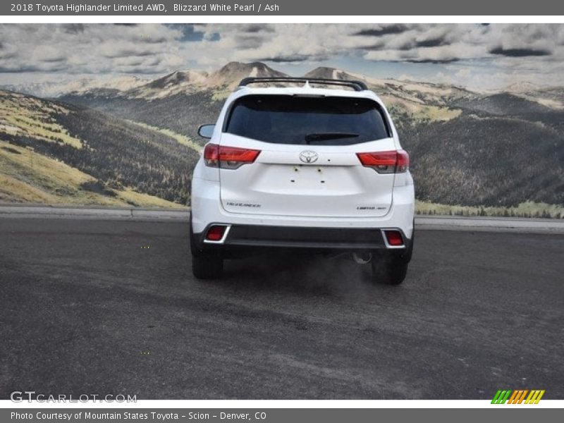 Blizzard White Pearl / Ash 2018 Toyota Highlander Limited AWD
