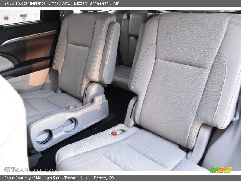 Blizzard White Pearl / Ash 2018 Toyota Highlander Limited AWD