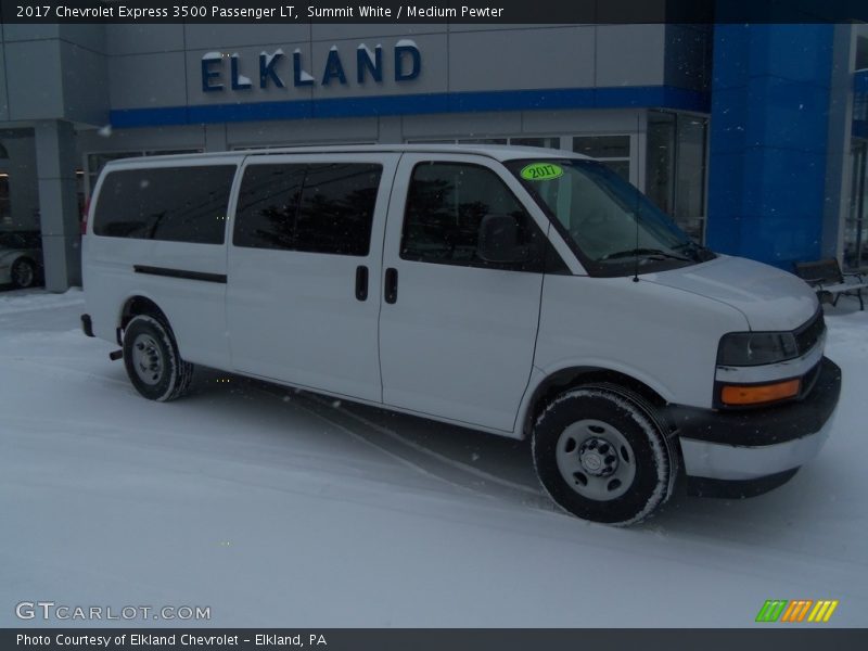 Summit White / Medium Pewter 2017 Chevrolet Express 3500 Passenger LT