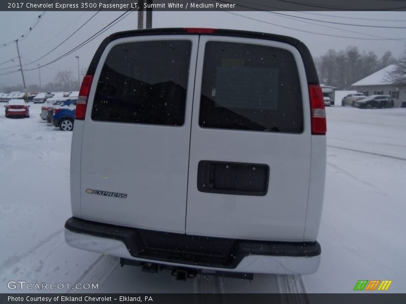 Summit White / Medium Pewter 2017 Chevrolet Express 3500 Passenger LT