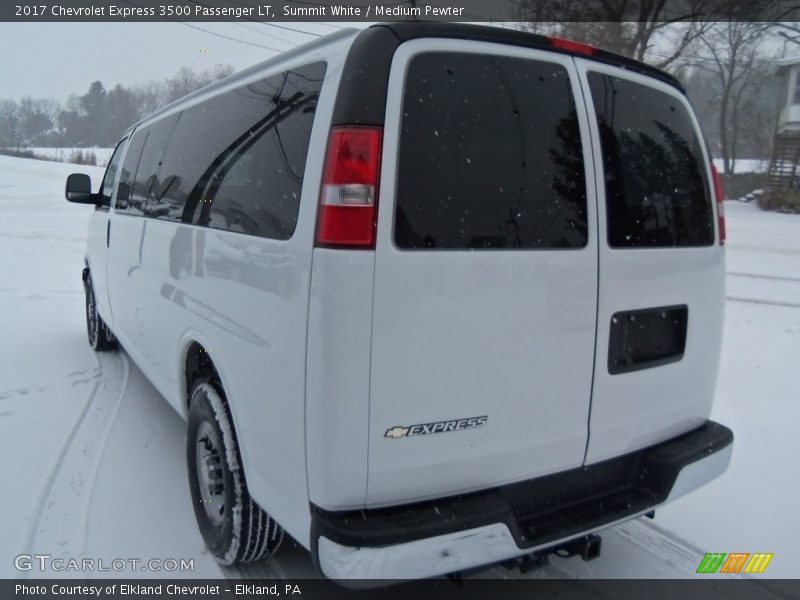 Summit White / Medium Pewter 2017 Chevrolet Express 3500 Passenger LT