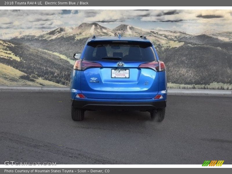 Electric Storm Blue / Black 2018 Toyota RAV4 LE