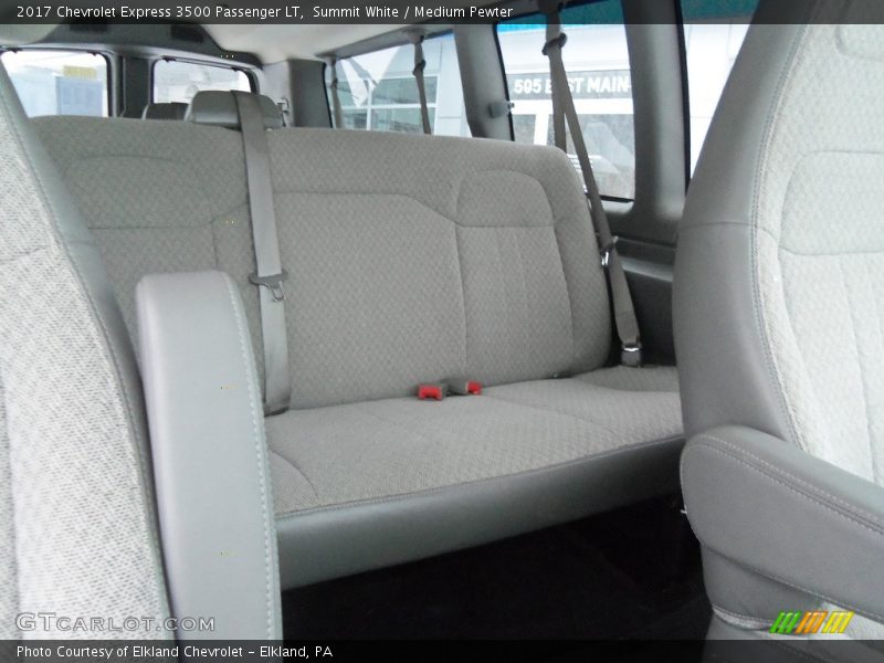 Summit White / Medium Pewter 2017 Chevrolet Express 3500 Passenger LT