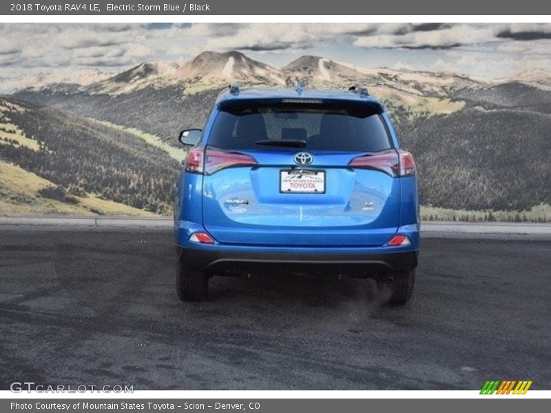 Electric Storm Blue / Black 2018 Toyota RAV4 LE