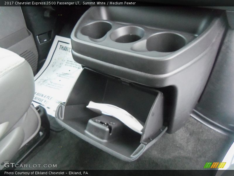 Summit White / Medium Pewter 2017 Chevrolet Express 3500 Passenger LT