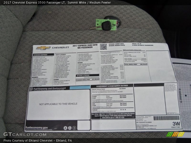 Summit White / Medium Pewter 2017 Chevrolet Express 3500 Passenger LT