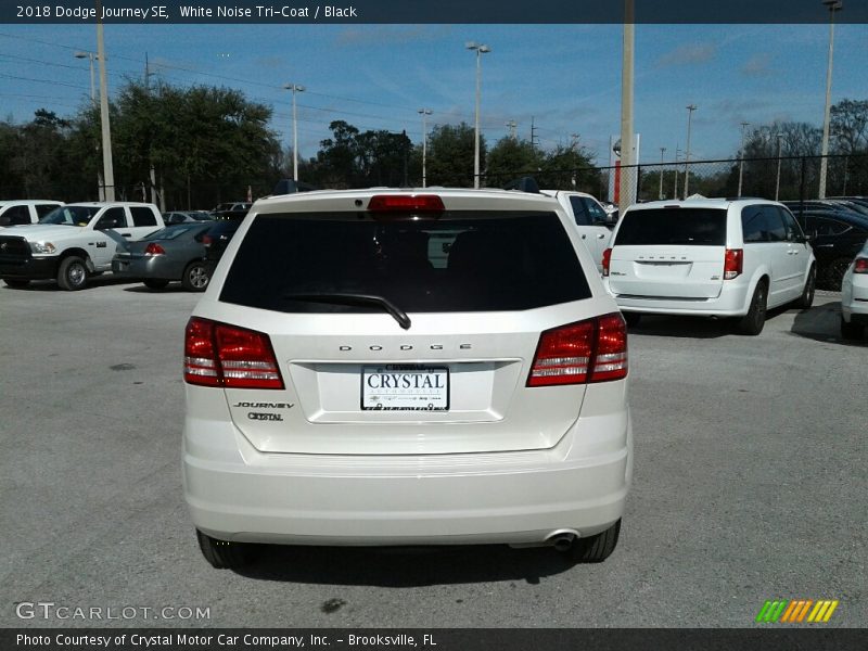 White Noise Tri-Coat / Black 2018 Dodge Journey SE