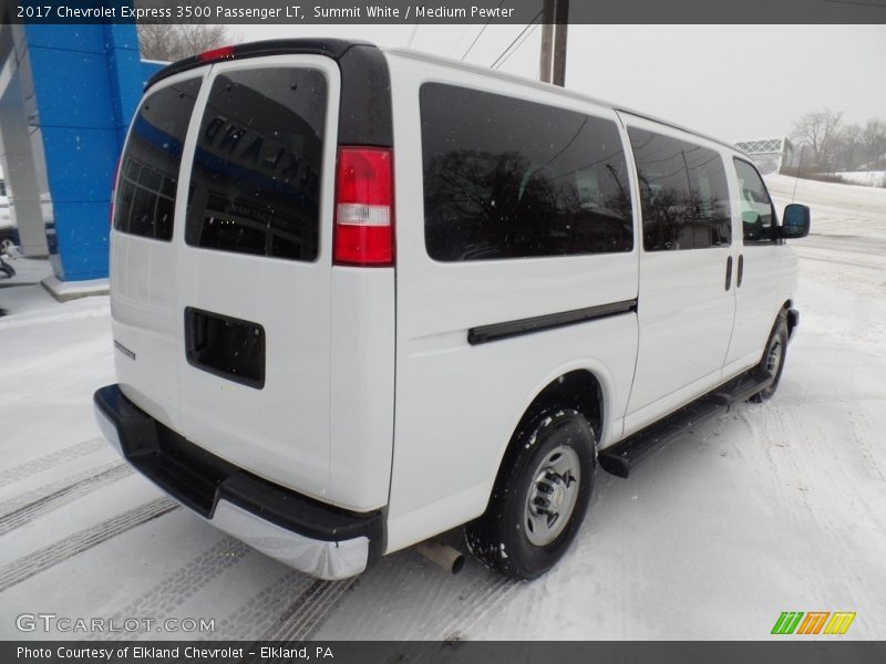 Summit White / Medium Pewter 2017 Chevrolet Express 3500 Passenger LT