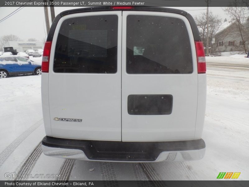 Summit White / Medium Pewter 2017 Chevrolet Express 3500 Passenger LT