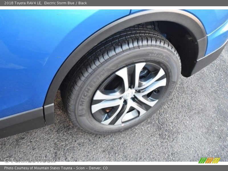 Electric Storm Blue / Black 2018 Toyota RAV4 LE