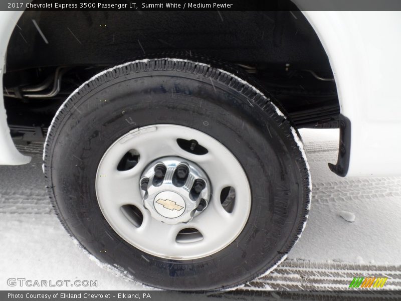Summit White / Medium Pewter 2017 Chevrolet Express 3500 Passenger LT
