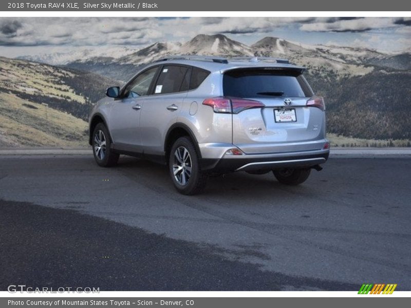 Silver Sky Metallic / Black 2018 Toyota RAV4 XLE