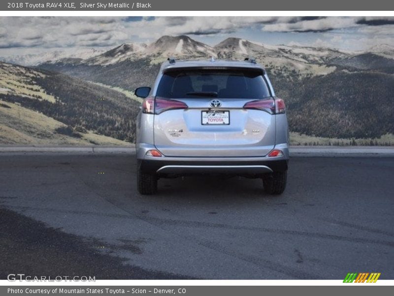 Silver Sky Metallic / Black 2018 Toyota RAV4 XLE