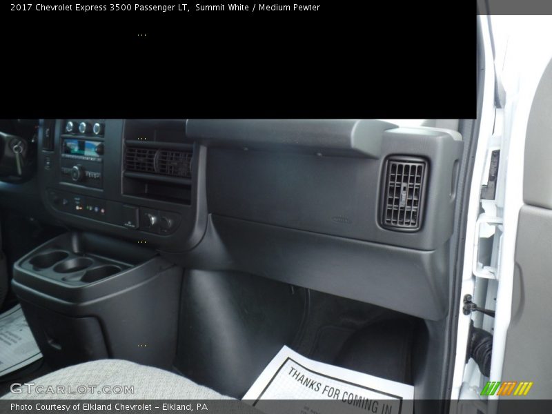 Summit White / Medium Pewter 2017 Chevrolet Express 3500 Passenger LT