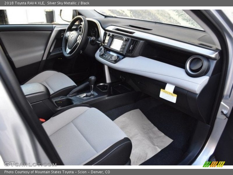 Silver Sky Metallic / Black 2018 Toyota RAV4 XLE