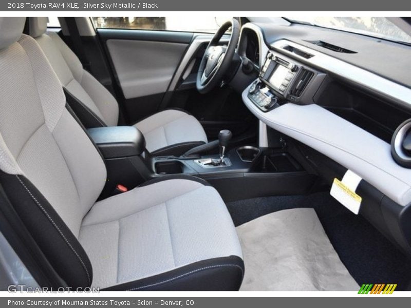 Silver Sky Metallic / Black 2018 Toyota RAV4 XLE
