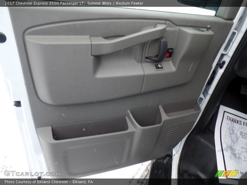 Summit White / Medium Pewter 2017 Chevrolet Express 3500 Passenger LT