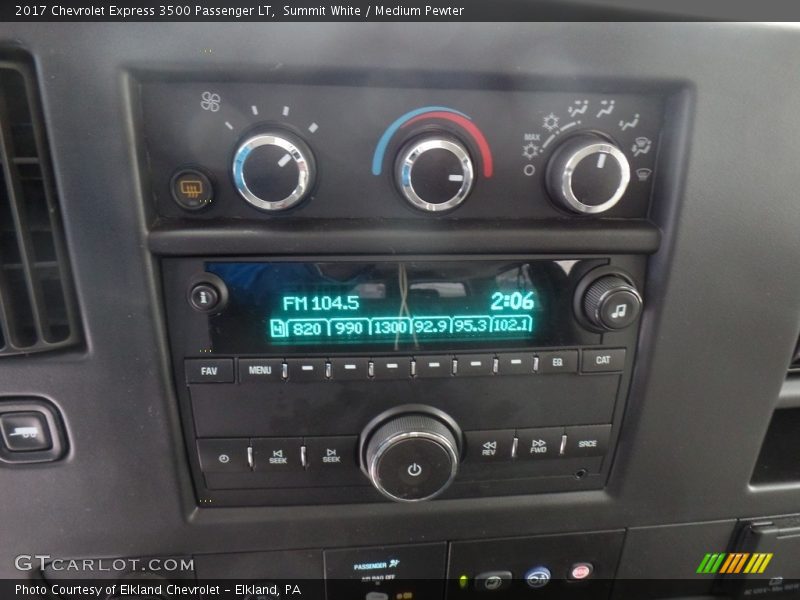 Summit White / Medium Pewter 2017 Chevrolet Express 3500 Passenger LT